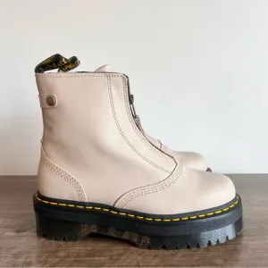 DR. MARTENS Jetta Unisex Boot Size 8 or 9 #242635
