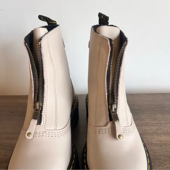 DR. MARTENS Jetta Unisex Boot Size 8 or 9 #242635
