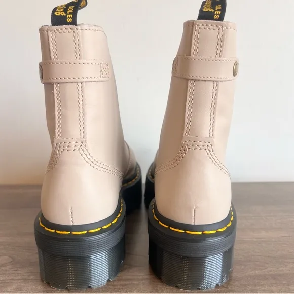 DR. MARTENS Jetta Unisex Boot Size 8 or 9 #242635