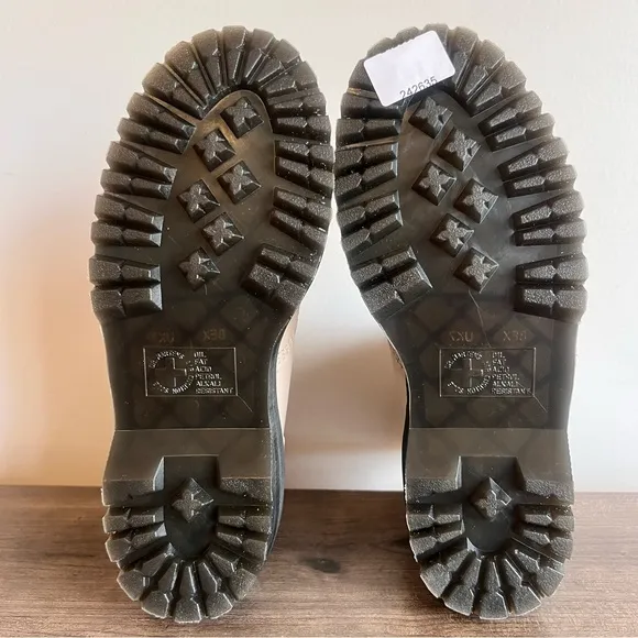 DR. MARTENS Jetta Unisex Boot Size 8 or 9 #242635
