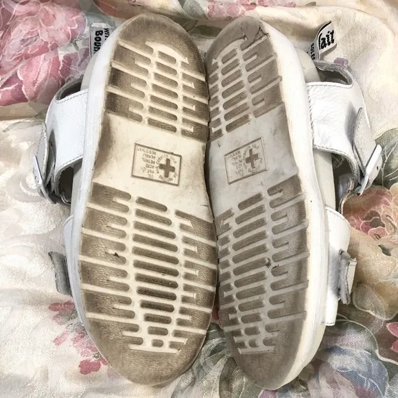 Dr. Martens Kamilah White Leather Chunky Platform Fisherman Sandals sz 5 - (6?)