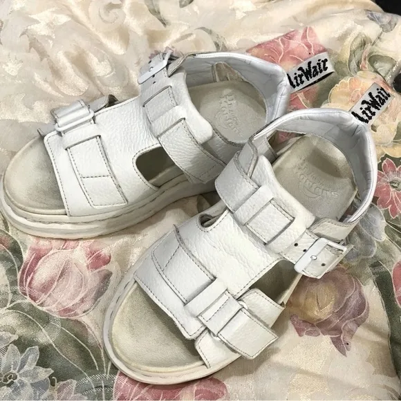 Dr. Martens Kamilah White Leather Chunky Platform Fisherman Sandals sz 5 - (6?)