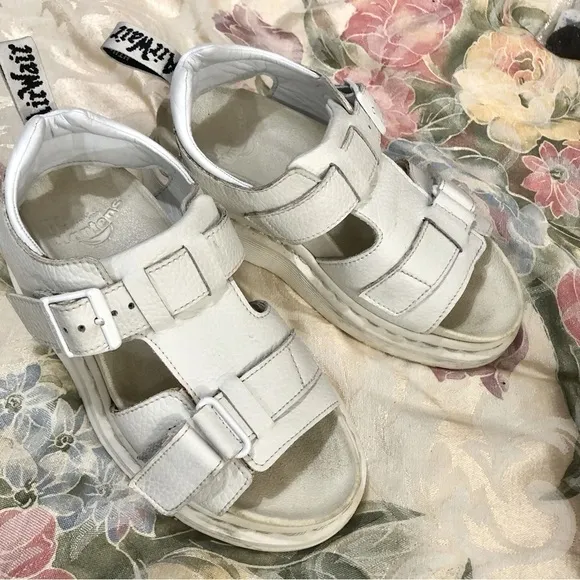 Dr. Martens Kamilah White Leather Chunky Platform Fisherman Sandals sz 5 - (6?)