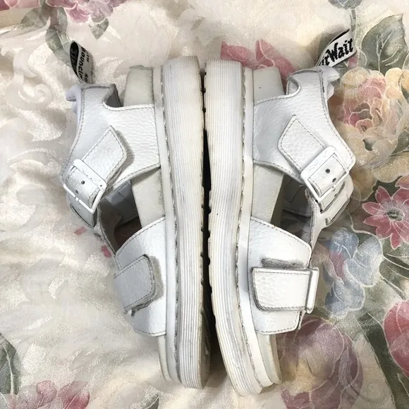 Dr. Martens Kamilah White Leather Chunky Platform Fisherman Sandals sz 5 - (6?)