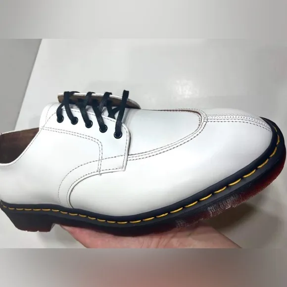 Dr. Martens Men’s 2046 Vintage Leather Oxford Shoes