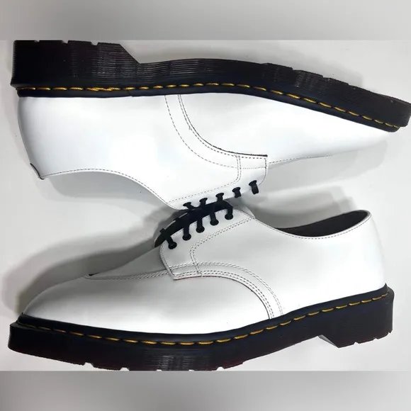 Dr. Martens Men’s 2046 Vintage Leather Oxford Shoes