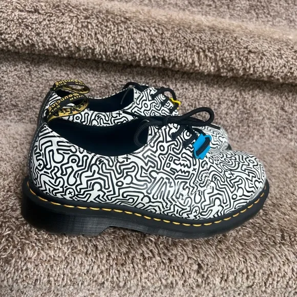 Dr. Martens Men’s Keith Haring x 1461 'Allover Black and White Patterned Shoes