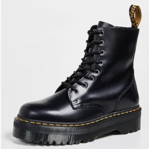 DR. MARTENS WOMEN’S AIR WAIR SHOES WITH BOUNCING SOULS BLACK - 7
