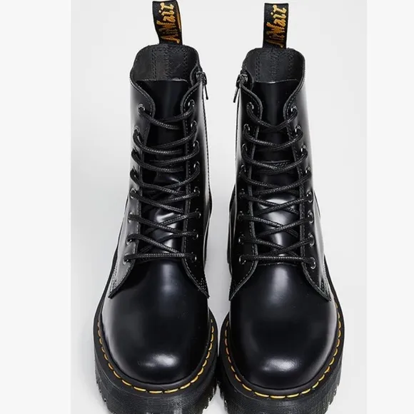 DR. MARTENS WOMEN’S AIR WAIR SHOES WITH BOUNCING SOULS BLACK - 7