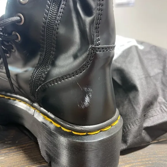 DR. MARTENS WOMEN’S AIR WAIR SHOES WITH BOUNCING SOULS BLACK - 7