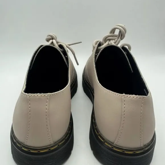 Dr. Martens Zavala Lo Oxford Leather Lace Up Shoes Taupe Women 6 Men’s Size 5