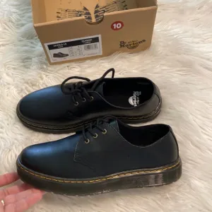 Dr.Martens Women’s Shoes size 10 brand new with box color black see all photos
