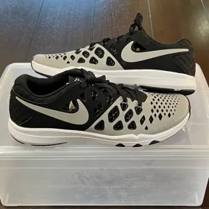 DS NIKE TRAIN SPEED 4 AMP NFL OAKLAND RAIDERS LAS VEGAS FIELD TRAINING MENS 7.5