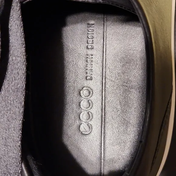 Ecco Black Leather Athletic Shoes
