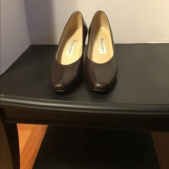 Etienne Aigner -Taylor Women’s Heels