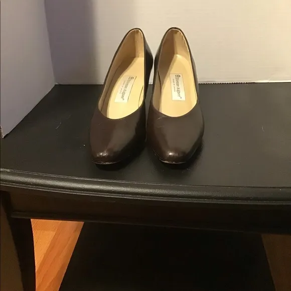 Etienne Aigner -Taylor Women’s Heels
