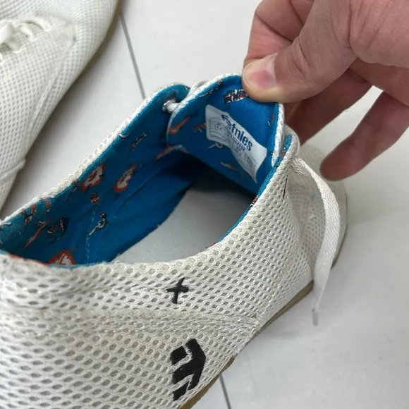 Etnies men’s shoes Sz 11.5 off white