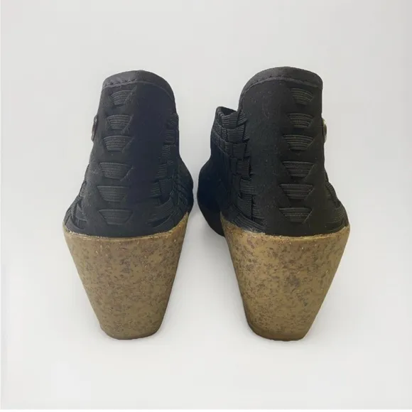 EUC Bernie Mev. Black Woven Sabrina Gem Pull On Ankle Wedge Bootie Siz 38 or 8