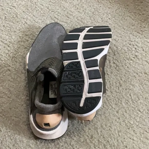 EUC men’s NIKE shoes