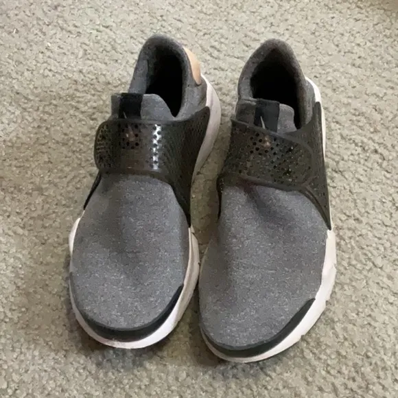 EUC men’s NIKE shoes
