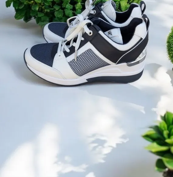 EUC Michael Kors Georgie Mixed-Media Trainer Size 7 Navy and White