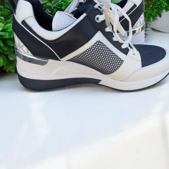 EUC Michael Kors Georgie Mixed-Media Trainer Size 7 Navy and White