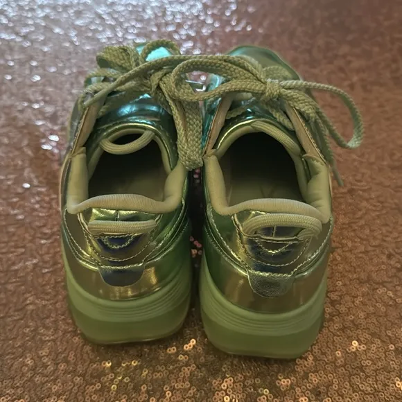 EUC Reebok Cardi Semi Pixel Mint Green Running Shoes Size 4.5 kids 6.5 women’s