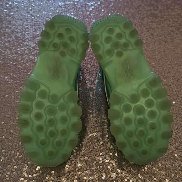 EUC Reebok Cardi Semi Pixel Mint Green Running Shoes Size 4.5 kids 6.5 women’s