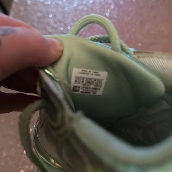 EUC Reebok Cardi Semi Pixel Mint Green Running Shoes Size 4.5 kids 6.5 women’s