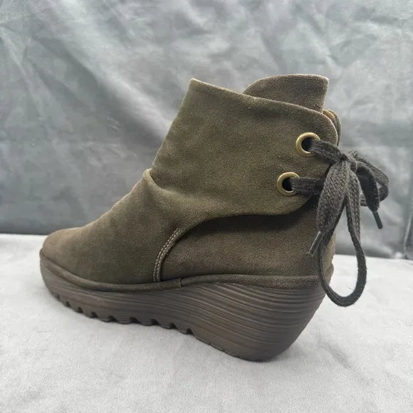 Fly London Yama Wedge Booties Women’s Size 38 Olive Green Suede
