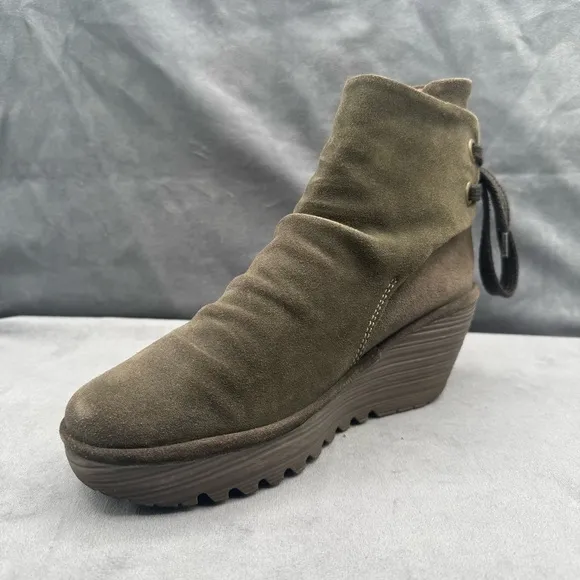 Fly London Yama Wedge Booties Women’s Size 38 Olive Green Suede