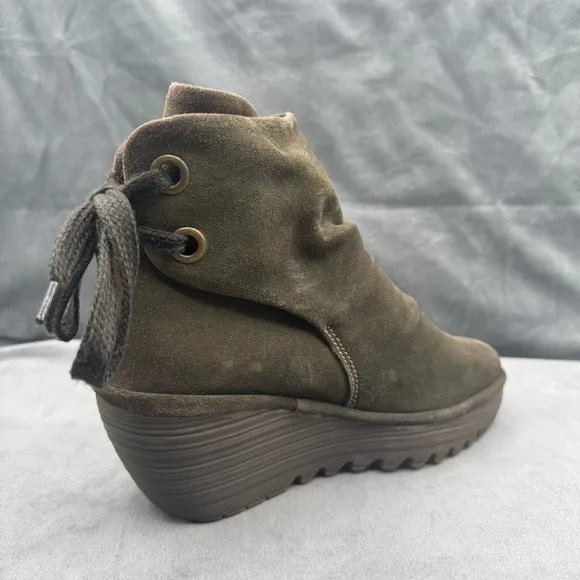Fly London Yama Wedge Booties Women’s Size 38 Olive Green Suede