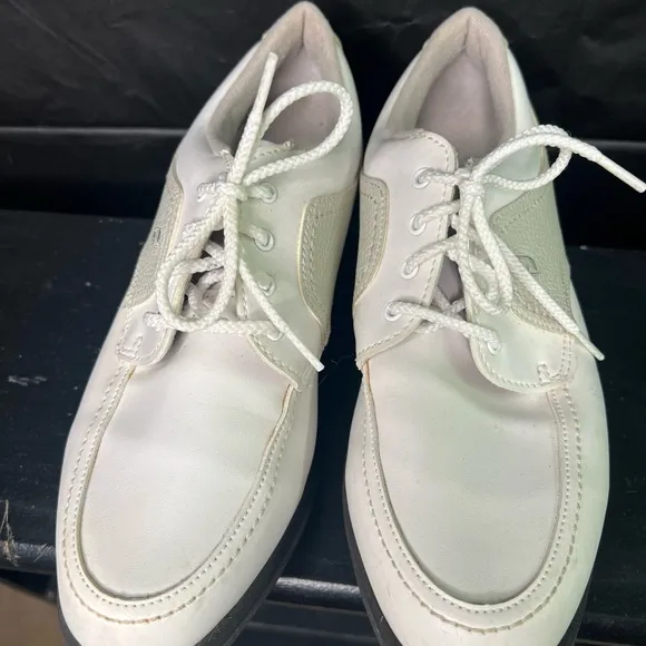 Footjoy 7.5 women’s Greenjoy white golf shoes