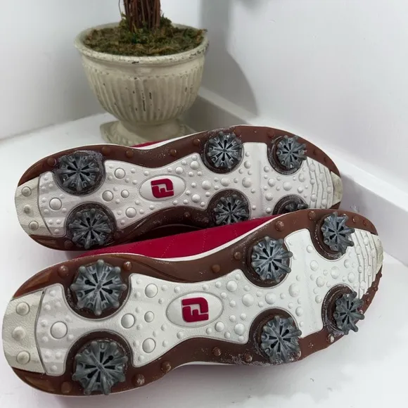FootJoy Women’s Leather EmBody Golf Shoes Spikes Red Excellent Lace Size 8