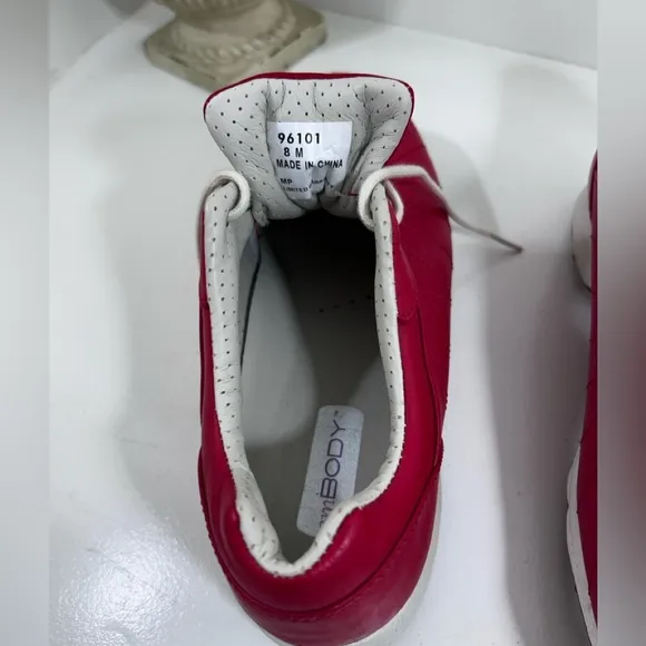 FootJoy Women’s Leather EmBody Golf Shoes Spikes Red Excellent Lace Size 8