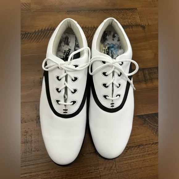 FootJoy Women’s NEW Golf Spikes Shoes SIZE 9 White and Black