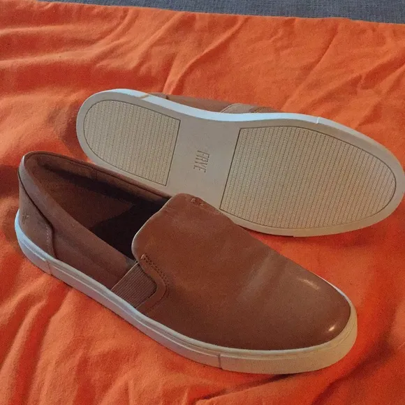 Frye Calf Leather Logo Women’s Shoes Never Worn