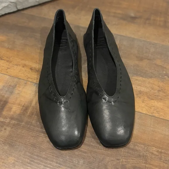 Frye Women’s Size 7 Claire Soft Scrunched Black Leather Slip on Square Toe Shoes