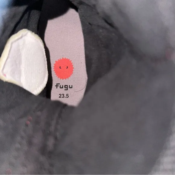 Fugu Japan Sa-Me Black and Red Shoes