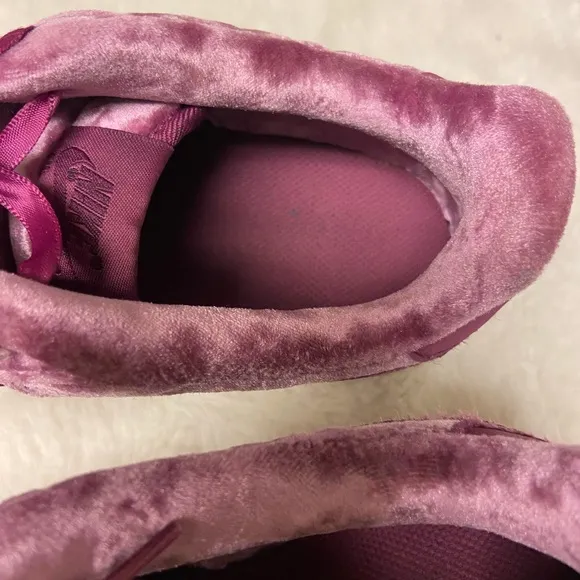 Gently used Nike Air Force 1 LV8 Velvet Tea Berry 7Y/8.5 Women’s  849345-601