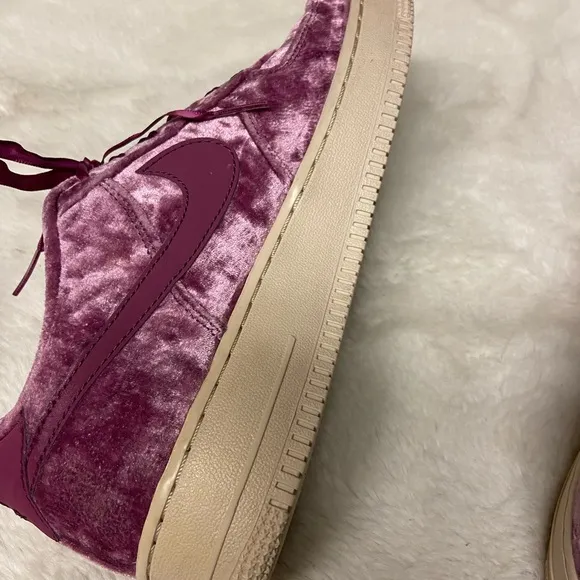Gently used Nike Air Force 1 LV8 Velvet Tea Berry 7Y/8.5 Women’s  849345-601