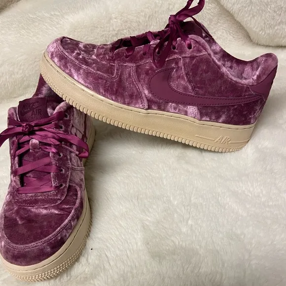Gently used Nike Air Force 1 LV8 Velvet Tea Berry 7Y/8.5 Women’s  849345-601
