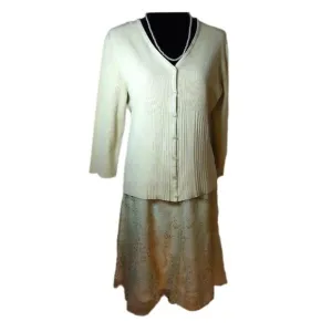 GEOFFREY BEENE Skirt and Silk Sweater Set Gauzy V-Neck Sweater Mint Size 10