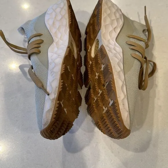 G/fore unisex golf  shoes women’s 10, men’s 9 excellent condition really…