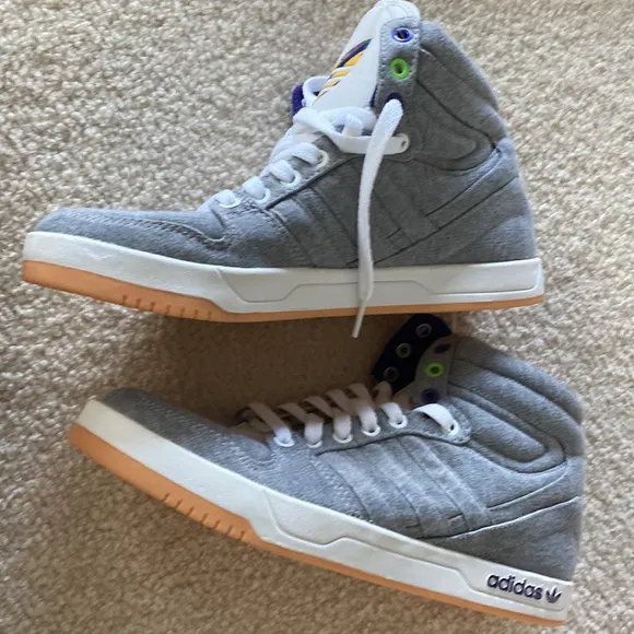 Gray flannel Adidas hightops brand new Sneakers