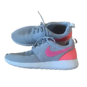 Gray Nike Roshe Shoes Size 7Y