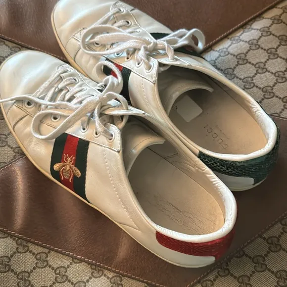 GUCCI Leather ACE shoes sneakers Bee size 39.5 9.5 Red Green Women’s or Men’s