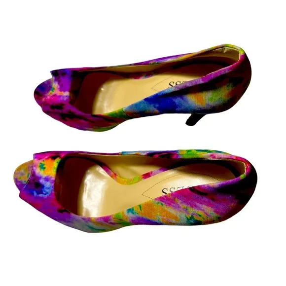 Guess Womens high heel shoes size 8