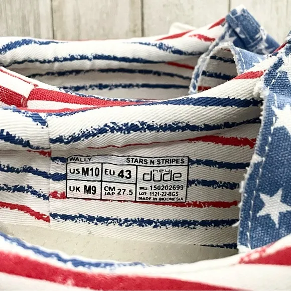 HEY DUDE Men’s Wally Stars N Stripes Shoes