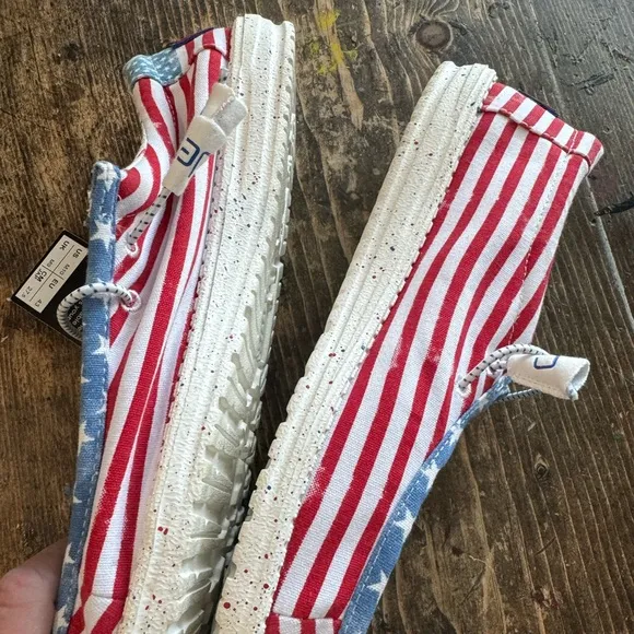 🆕hey DUDE patriotic slip ons! 🇺🇸unisex but mens sizing!! Super comfy-see pic: